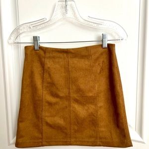 WILD HONEY Classic camel colored micro suede mini skirt high waisted size small